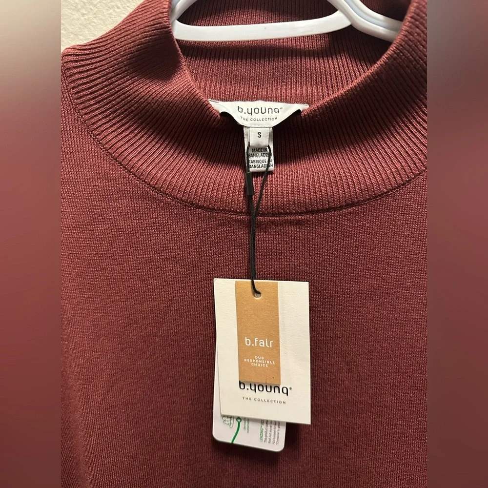 Women's Rust Top - Picture 3 of 8